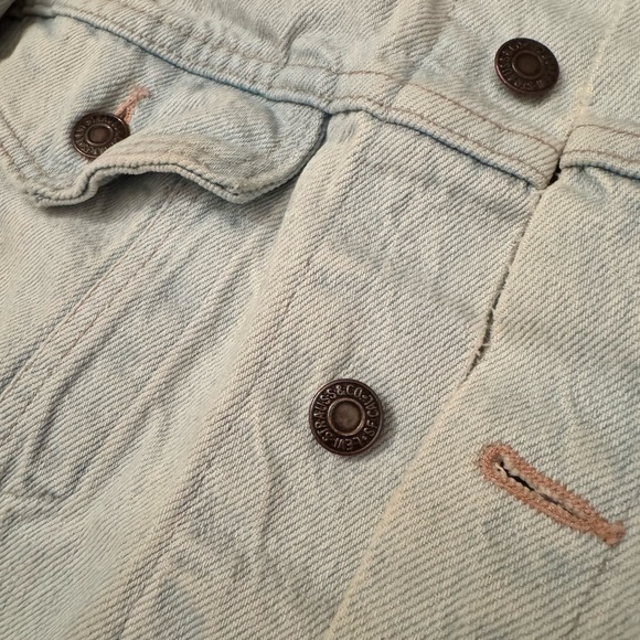 Vintage 1990s Levi’s trucker style distressed / worn Jean jacket size Small - Picture 14 of 16